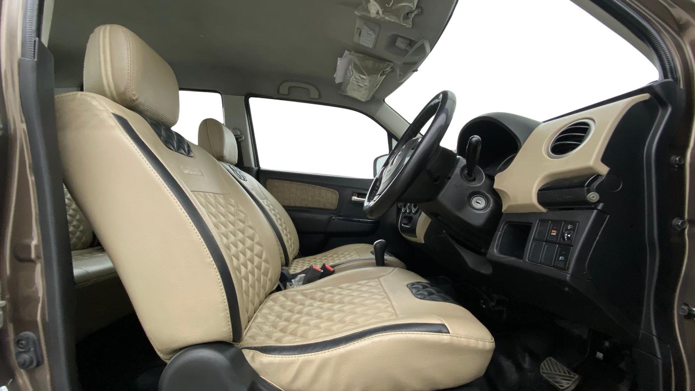 2018 Maruti Wagon R 1.0 VXI (O) AMT, Petrol, Automatic, 91,765 km, Right Side Front Door Cabin