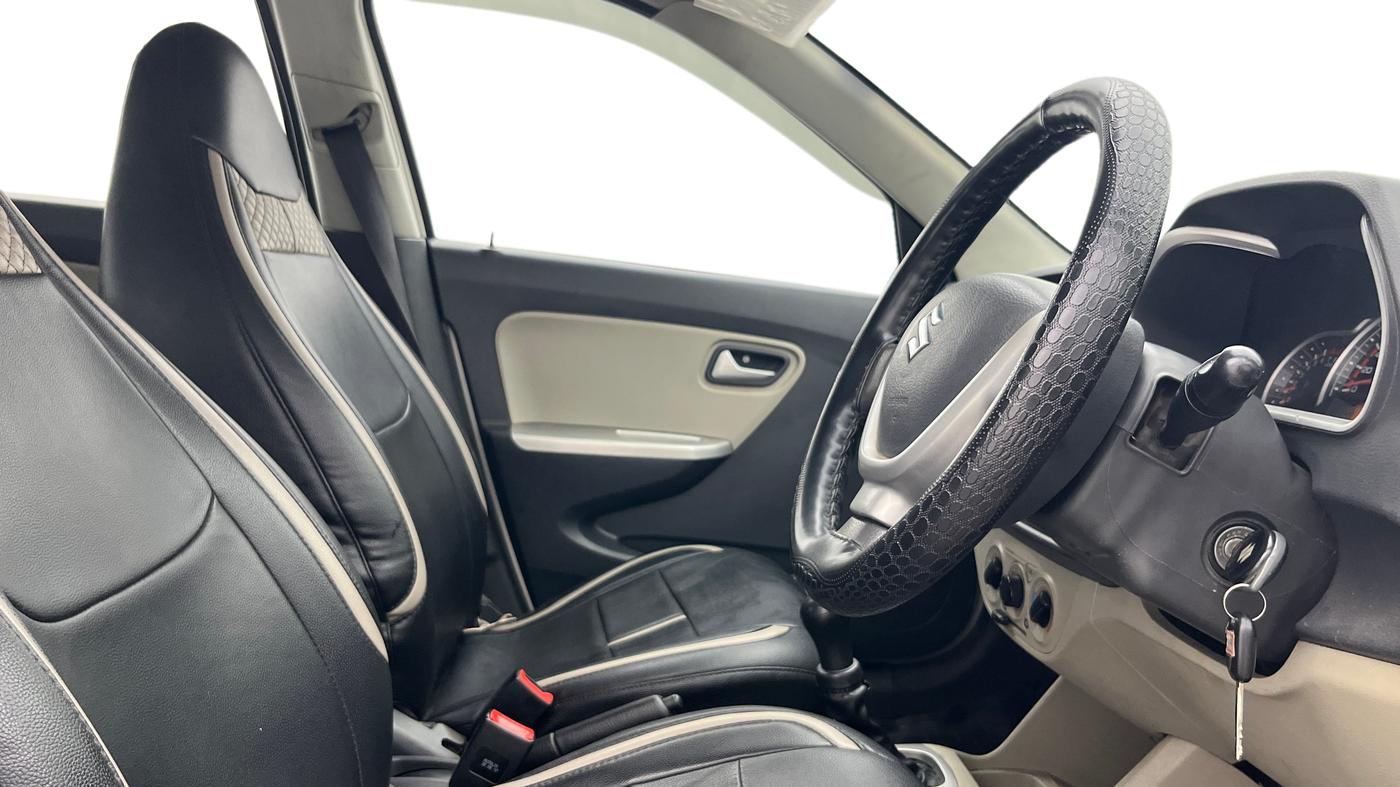 2017 Maruti Alto K10 VXI, Petrol, Manual, 1,00,893 km, Right Side Front Door Cabin