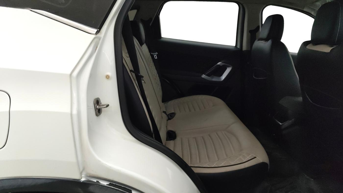 2019 Tata Harrier XM 2.0L KRYOTEC, Diesel, Manual, 1,21,599 km, Right Side Rear Door Cabin
