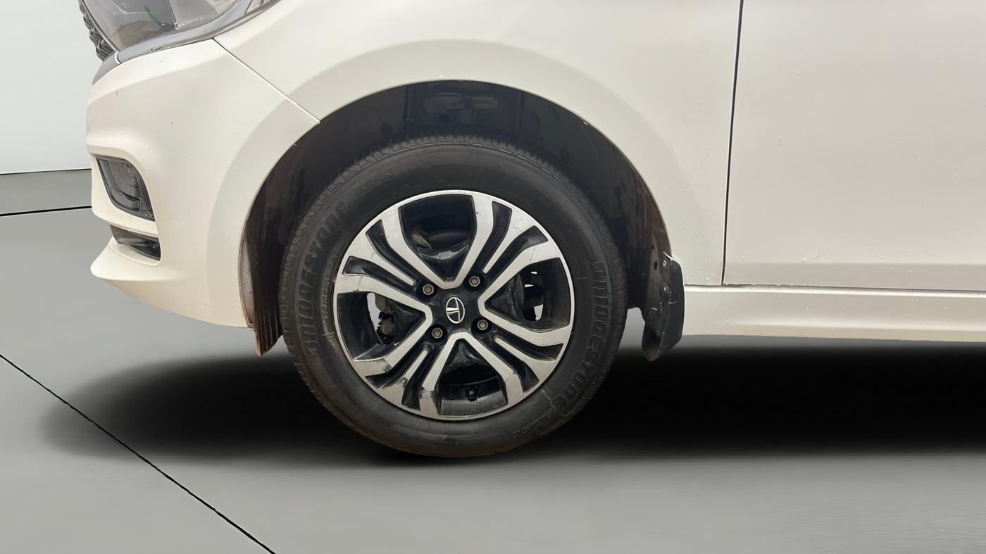 2022 Tata Tiago XT PETROL, Petrol, Manual, 31,544 km, Left Front Wheel