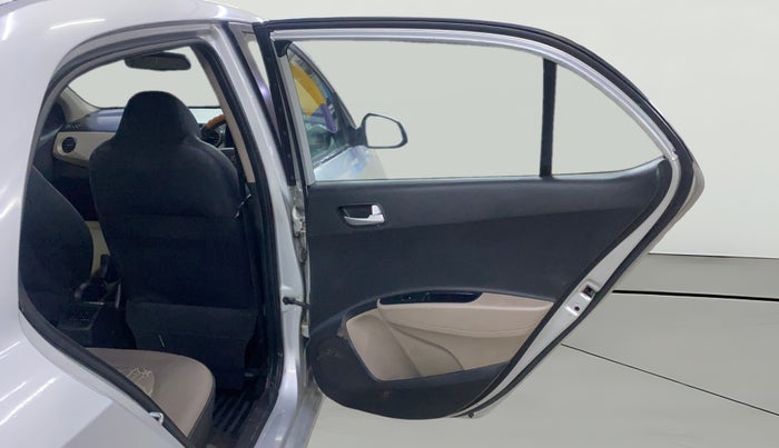 2016 Hyundai Xcent SX 1.2 (O), Petrol, Manual, 61,053 km, RHS Rear Door