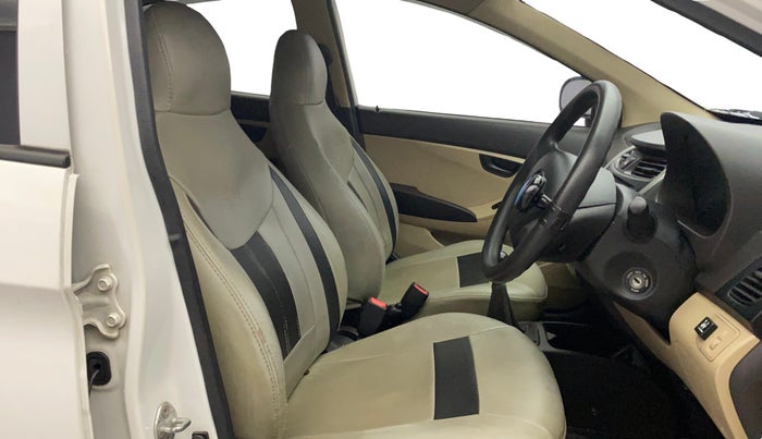 2015 Hyundai Eon ERA +, CNG, Manual, 1,23,572 km, Right Side Front Door Cabin