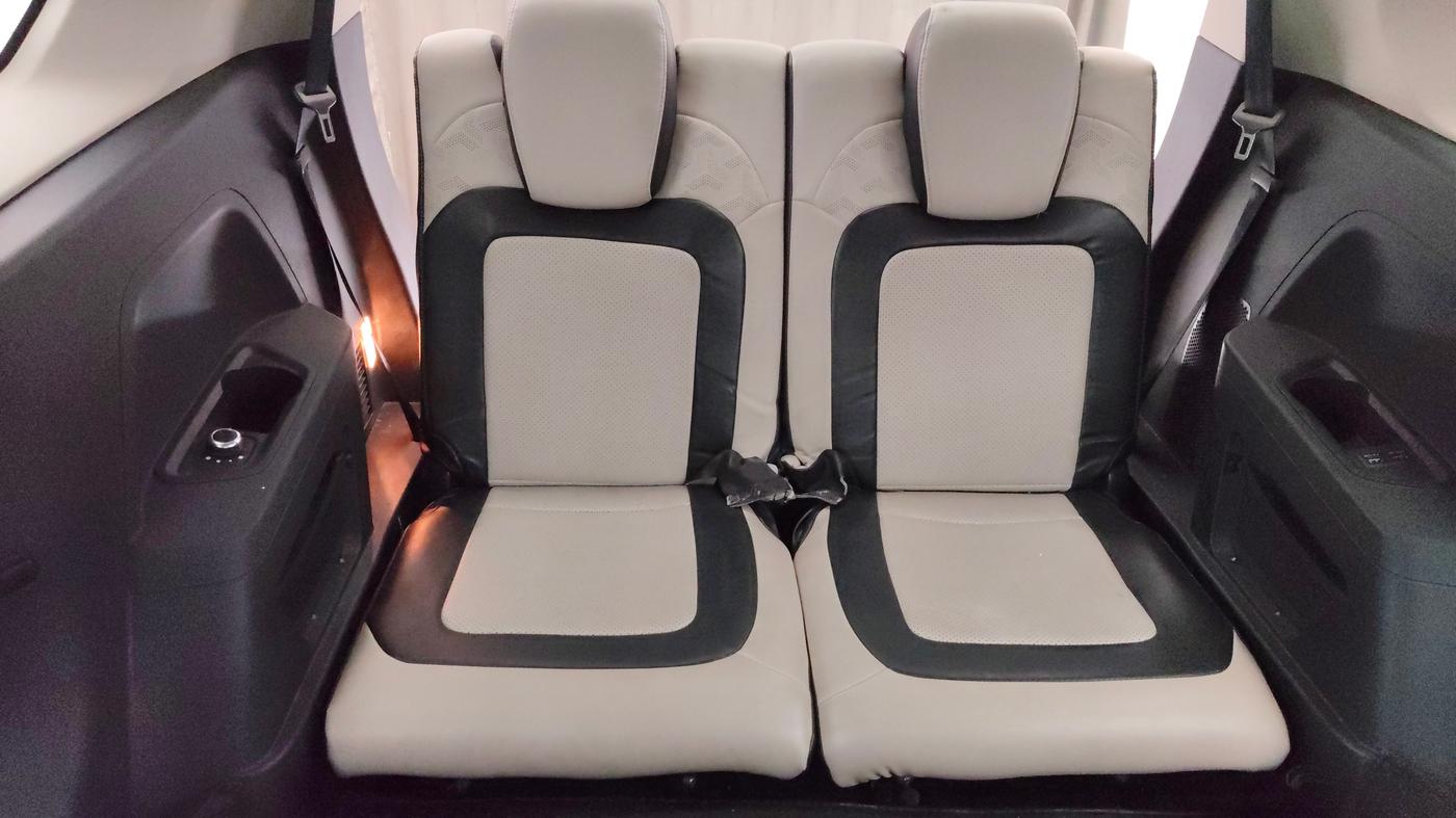 2021 Tata Safari XT PLUS, Diesel, Manual, 47,268 km, Third Seat Row ( optional )