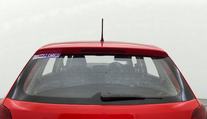 2015 Volkswagen Polo COMFORTLINE 1.2L, Petrol, Manual, 86,711 km, Rear Windshield