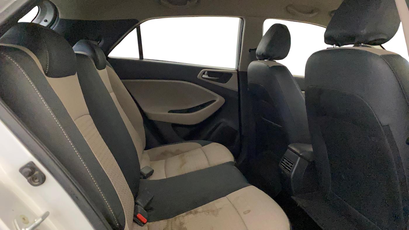 2016 Hyundai Elite i20 SPORTZ 1.2, Petrol, Manual, 99,270 km, Right Side Rear Door Cabin