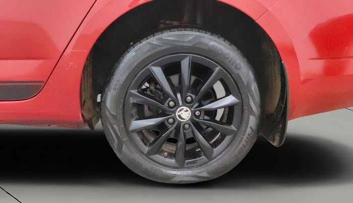 2017 Skoda Octavia STYLE PLUS AT 1.8 TSI, Petrol, Automatic, 1,00,780 km, Left Rear Wheel