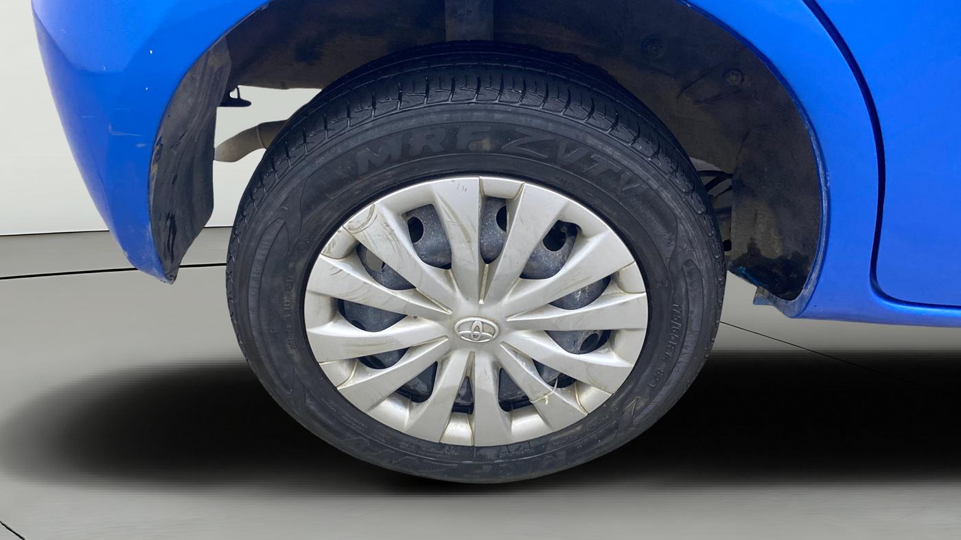 2015 Toyota Etios Liva G, Petrol, Manual, 34,776 km, Right Rear Wheel