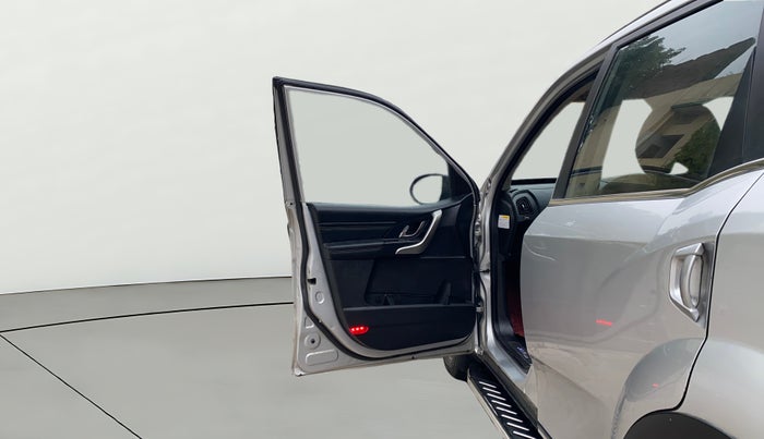 2019 Mahindra XUV500 W11, Diesel, Manual, 91,379 km, LHS Front Door