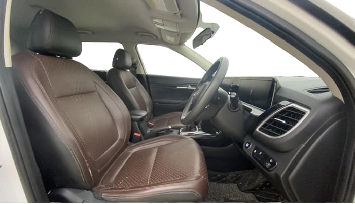 2023 KIA SELTOS  HTK PLUS 1.5 DIESEL IMT, Diesel, Manual, 68,626 km, Right Side Front Door Cabin