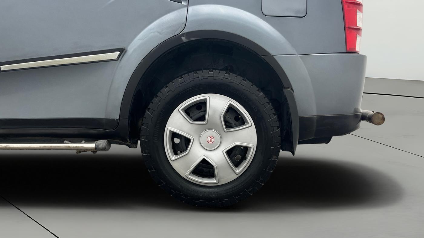 2014 Mahindra XUV500 W6, Diesel, Manual, 69,635 km, Left Rear Wheel