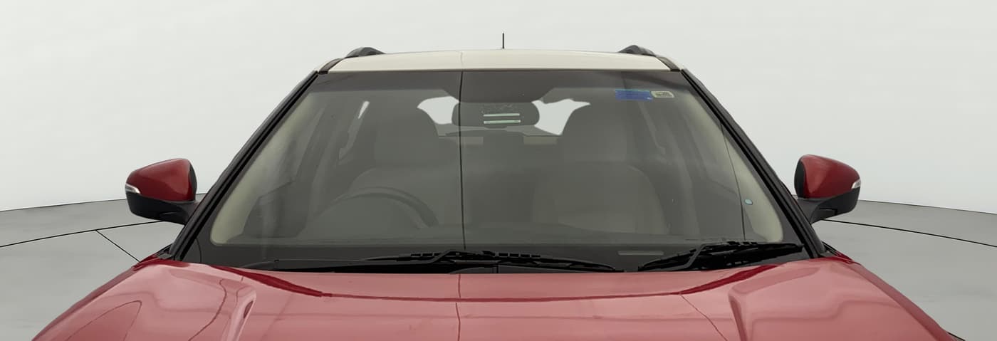 2022 Mahindra XUV300 W8 (O) 1.2 PETROL AMT DUAL TONE, Petrol, Automatic, 29,845 km, Front Windshield