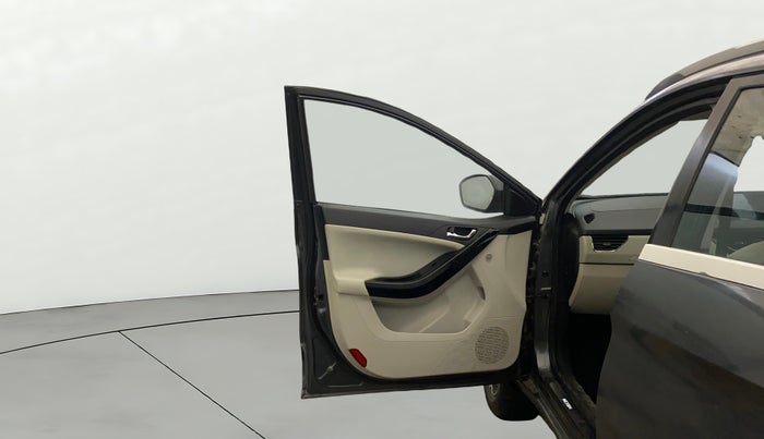 2023 Tata NEXON XZ PLUS LUX SUNROOF DUAL TONE PETROL, Petrol, Manual, 21,216 km, LHS Front Door