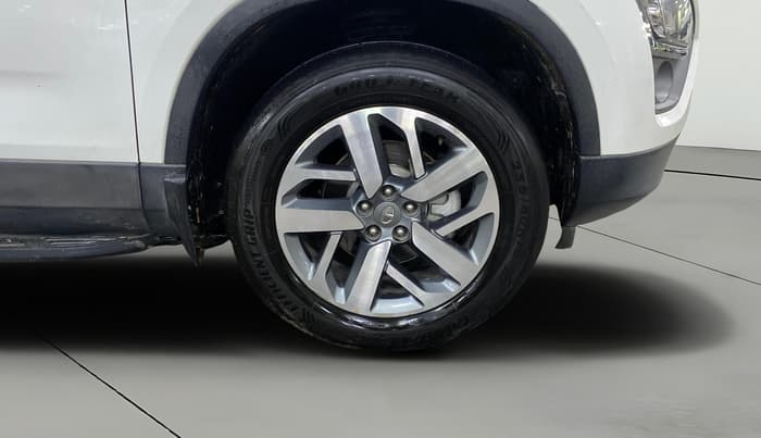 2021 Tata Safari XZA PLUS 6S, Diesel, Automatic, 68,063 km, Right Front Wheel