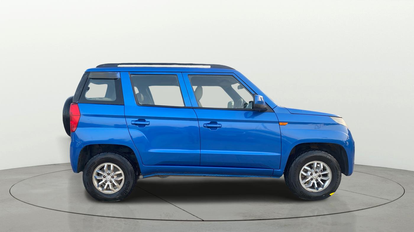 2016 Mahindra TUV300 T8, Diesel, Manual, 91,171 km, Right Side View
