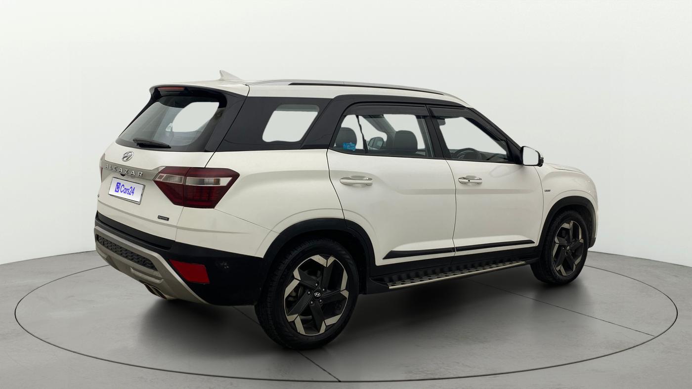 2021 Hyundai ALCAZAR 2.0 SIGNATURE (O) AT 6STR, Petrol, Automatic, 49,185 km, Right Back Diagonal