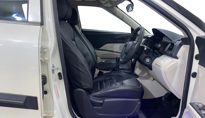 2023 Mahindra XUV300 W4 1.2 PETROL, Petrol, Manual, 8,022 km, Right Side Front Door Cabin