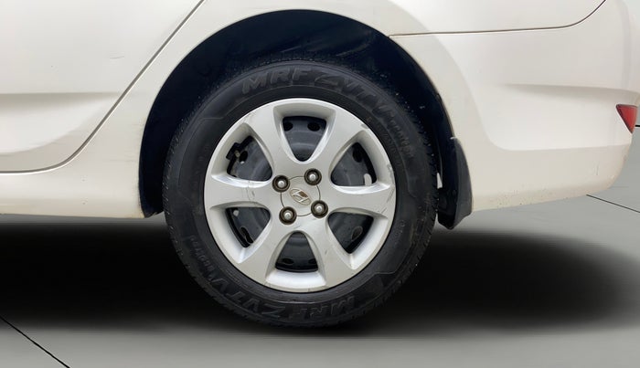 2014 Hyundai Verna FLUIDIC 1.6 VTVT EX, Petrol, Manual, 1,14,418 km, Left Rear Wheel