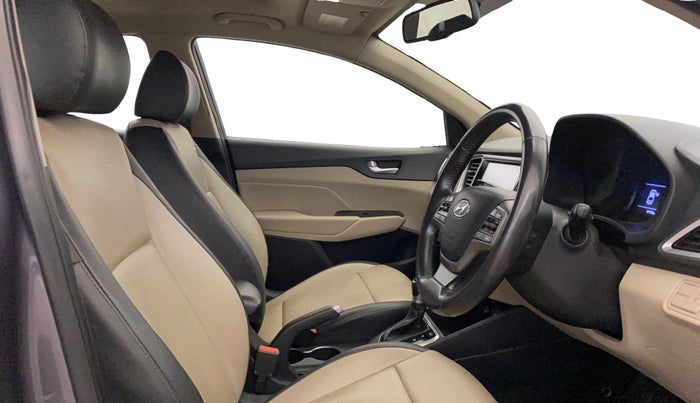 2017 Hyundai Verna 1.6 VTVT SX (O) AT, Petrol, Automatic, 54,686 km, Right Side Front Door Cabin