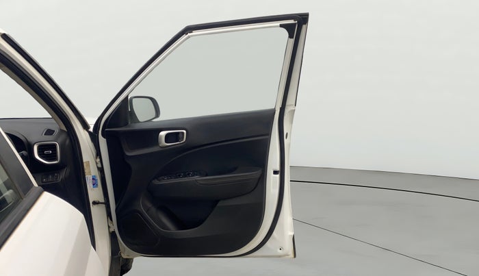 2019 Hyundai VENUE SX(O) 1.4 CRDI, Diesel, Manual, 1,27,192 km, RHS Front Door