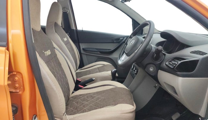 2016 Tata Tiago XT PETROL, Petrol, Manual, 92,082 km, Right Side Front Door Cabin