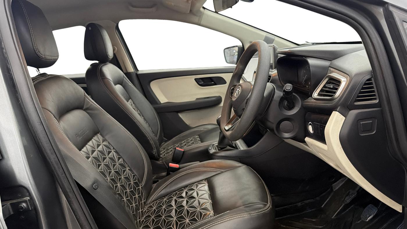 2021 Tata ALTROZ XT PETROL, Petrol, Manual, 92,863 km, Right Side Front Door Cabin