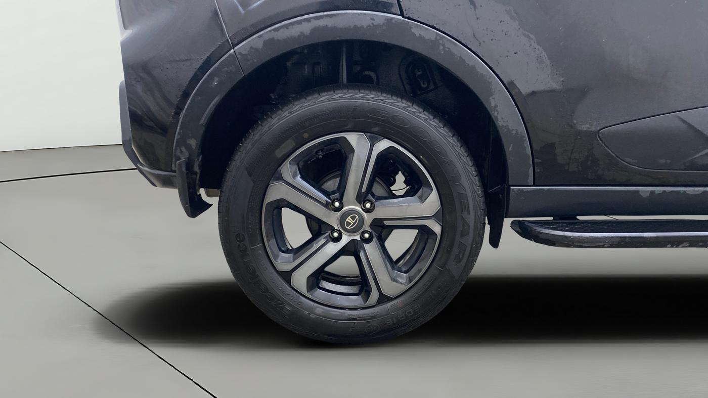 2023 Tata NEXON XZ PLUS LUX SUNROOF RED DARK PETROL, Petrol, Manual, 46,390 km, Right Rear Wheel