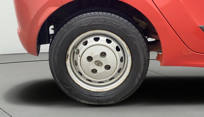 2017 Tata Tiago XM PETROL, Petrol, Manual, 1,04,640 km, Right Rear Wheel