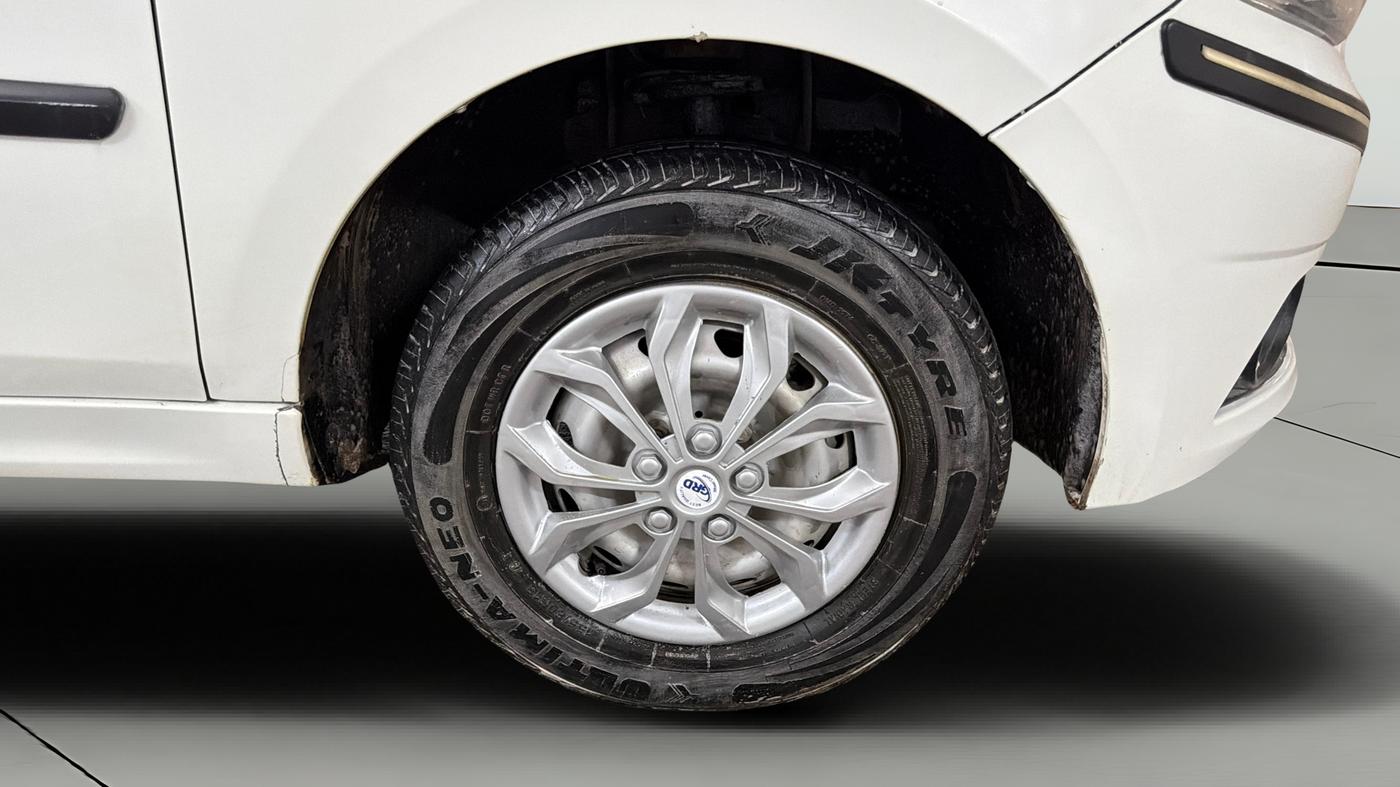 2018 Tata Tiago XE PETROL, Petrol, Manual, 23,112 km, Right Front Wheel