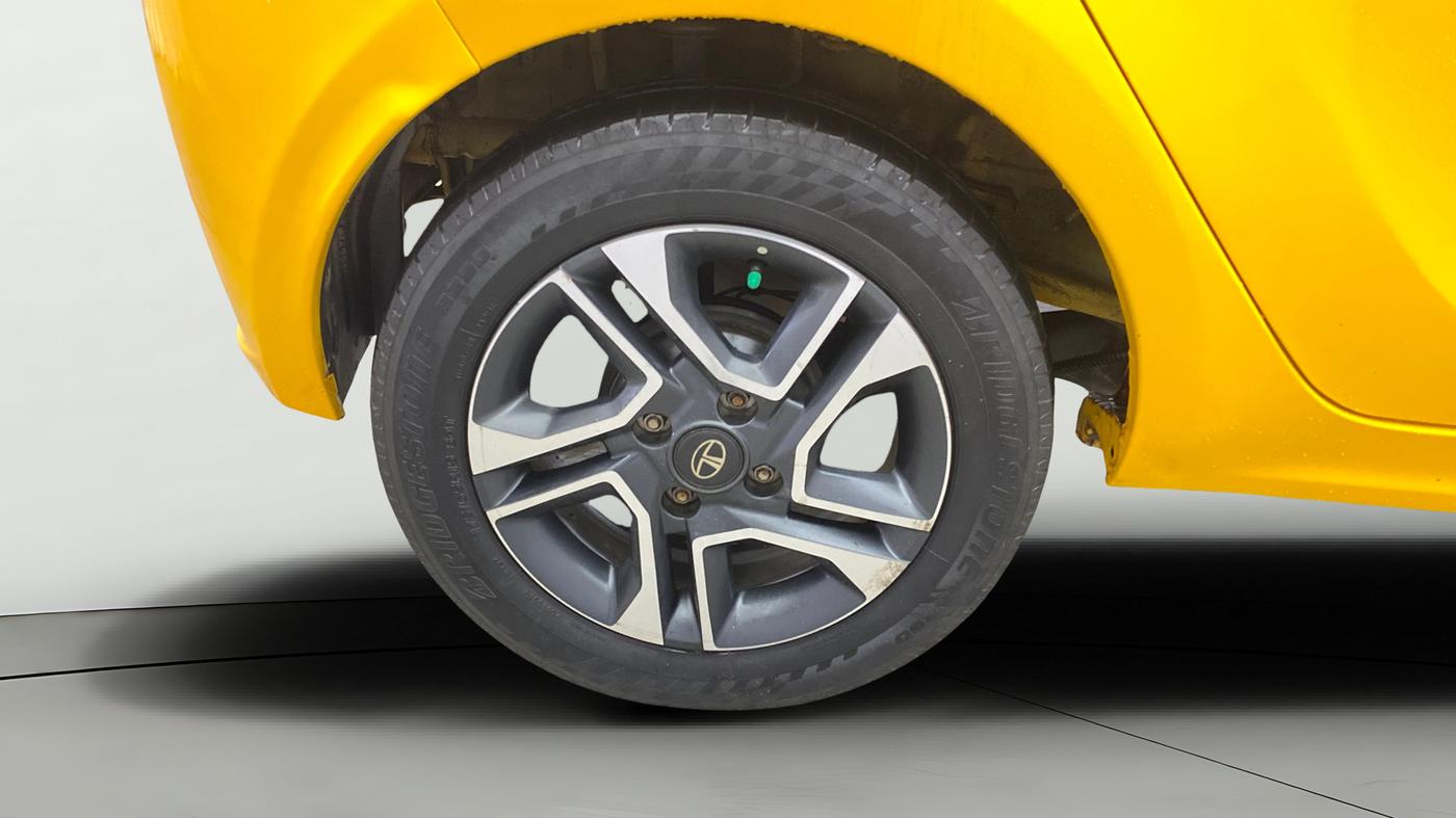 2020 Tata Tiago XZ PLUS PETROL, Petrol, Manual, 1,09,126 km, Right Rear Wheel