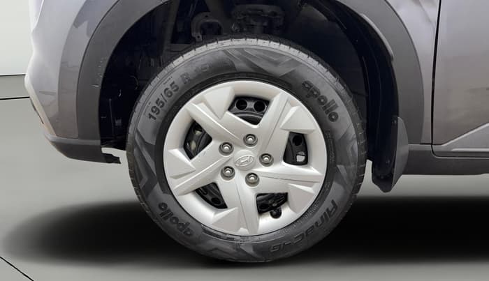 2021 Hyundai VENUE S 1.2, Petrol, Manual, 8,772 km, Left Front Wheel
