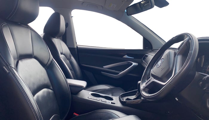 2021 MG HECTOR SHARP 1.5 DCT PETROL, Petrol, Automatic, 62,722 km, Right Side Front Door Cabin