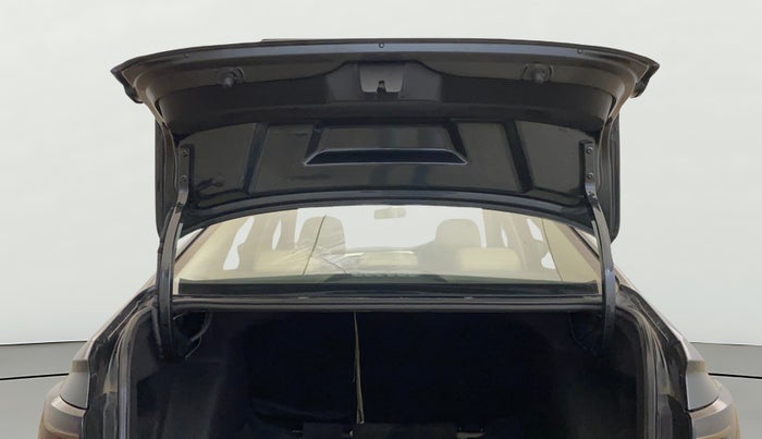 2022 Volkswagen VIRTUS HIGHLINE TSI 1.0 AT, Petrol, Automatic, 37,455 km, Boot Door Open