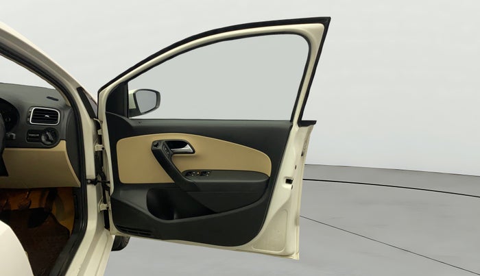 2018 Volkswagen Ameo HIGHLINE PLUS 1.0L 16 ALLOY, Petrol, Manual, 1,14,764 km, RHS Front Door