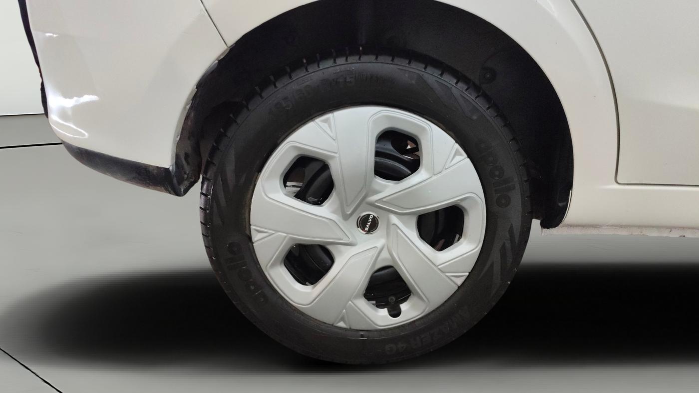 2015 Tata Zest XMS PETROL, Petrol, Manual, 1,17,892 km, Right Rear Wheel