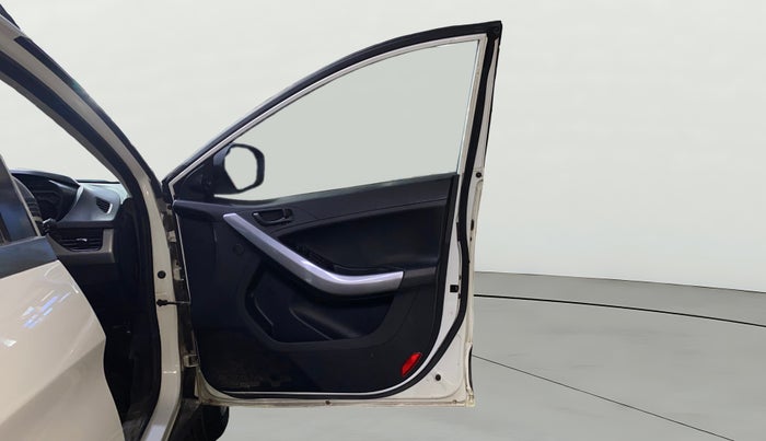 2022 Tata NEXON XM PETROL, Petrol, Manual, 66,589 km, RHS Front Door