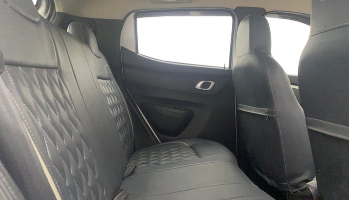 2023 Renault Kwid CLIMBER AMT 1.0, Petrol, Automatic, 22,698 km, Right Side Rear Door Cabin