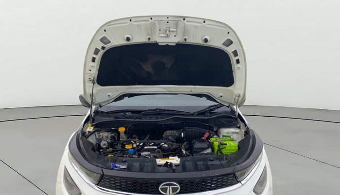 2021 Tata ALTROZ XT PETROL, CNG, Manual, 1,23,026 km, Open Bonet