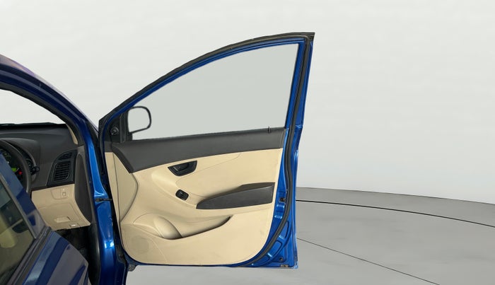 2017 Hyundai Eon MAGNA +, Petrol, Manual, 1,28,841 km, RHS Front Door