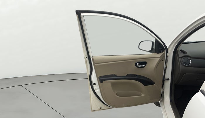 2015 Hyundai i10 SPORTZ 1.1, Petrol, Manual, 37,919 km, LHS Front Door