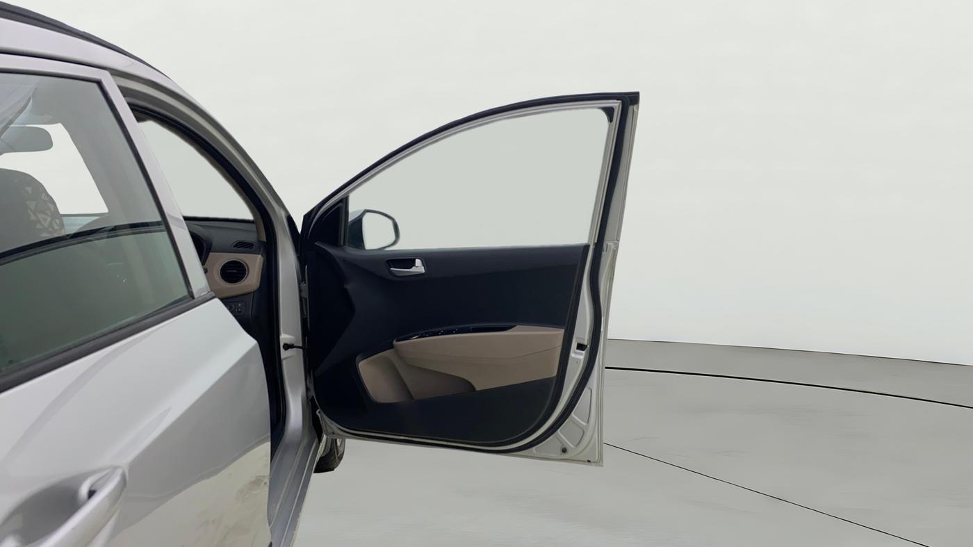 2018 Hyundai Grand i10 SPORTZ AT 1.2 KAPPA VTVT, CNG, Automatic, 87,368 km, RHS Front Door