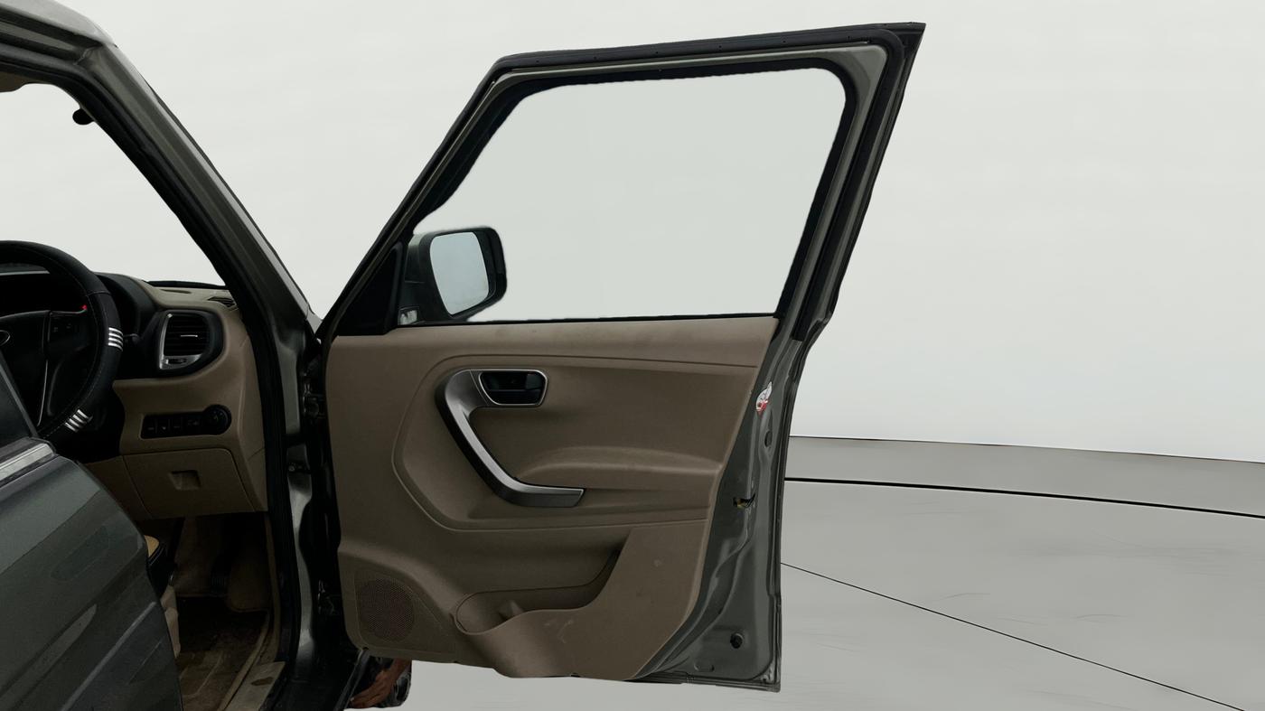 2021 Mahindra BOLERO NEO N 10, Diesel, Manual, 47,524 km, RHS Front Door