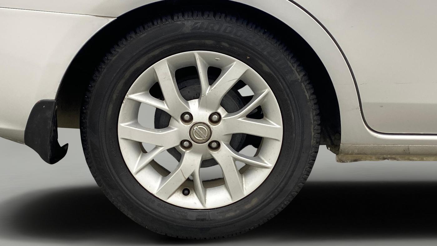 2017 Nissan Sunny XV DIESEL, Diesel, Manual, 81,545 km, Right Rear Wheel