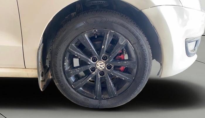 2013 Volkswagen Polo HIGHLINE DIESEL, Diesel, Manual, 83,205 km, Right Front Wheel