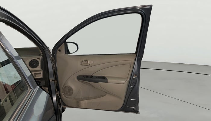 2015 Toyota Etios G, Petrol, Manual, 65,170 km, RHS Front Door