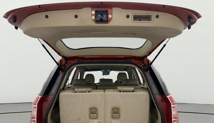 2016 Mahindra XUV500 W10 AWD AT, Diesel, Automatic, 73,395 km, Boot Door Open