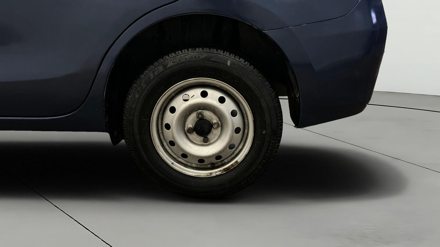 2018 Maruti Dzire LXI, Petrol, Manual, 30,792 km, Left Rear Wheel