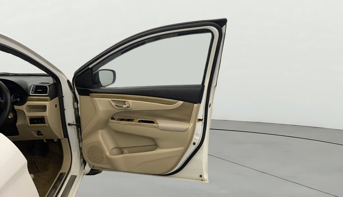 2018 Maruti Ciaz DELTA 1.5 SHVS MT PETROL, Petrol, Manual, 56,957 km, RHS Front Door