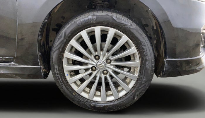 2016 Maruti Ciaz ZXI+ RS, Petrol, Manual, 1,08,950 km, Right Front Wheel