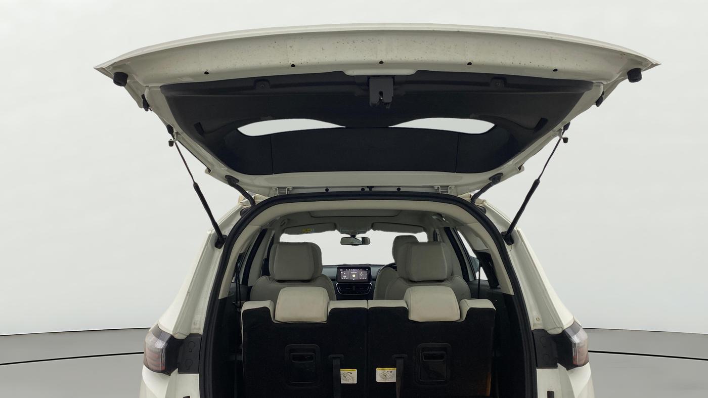 2023 Tata Safari XZA PLUS O 6STR, Diesel, Automatic, 17,805 km, Boot Door Open