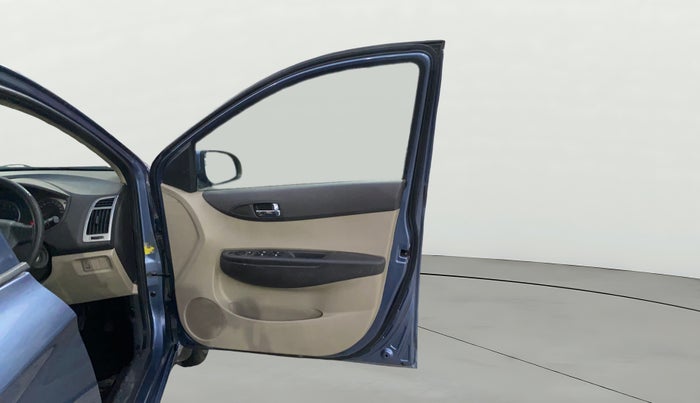 2013 Hyundai i20 MAGNA (O) 1.2, Petrol, Manual, 1,07,680 km, RHS Front Door